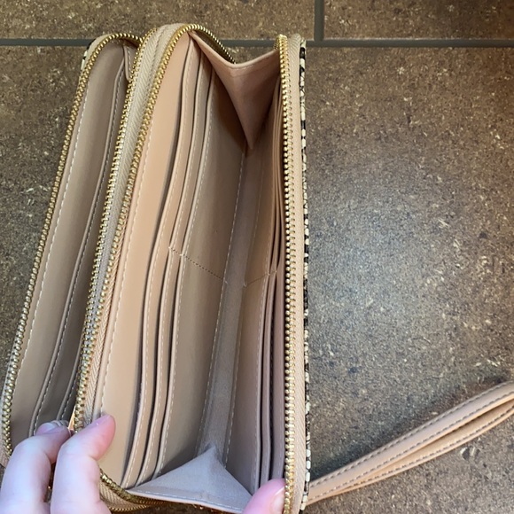 Snake print wallet with 12 card places, zipper pouch, and 3 compartments. - Picture 5 of 5